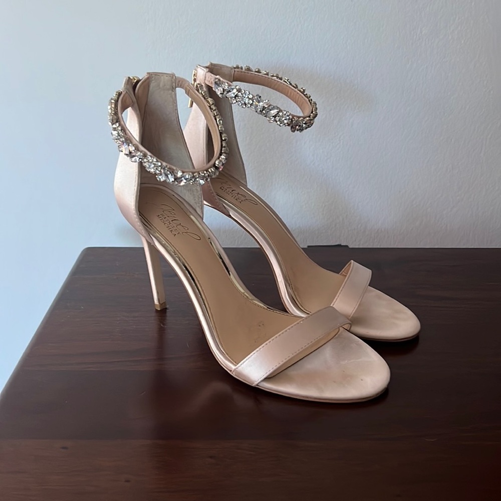 Jewel by Badgley Mischka evening shoes